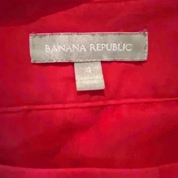 Banana republic skirt, distressed hem, size 4 red, excellent preowned condition - Picture 7 of 7